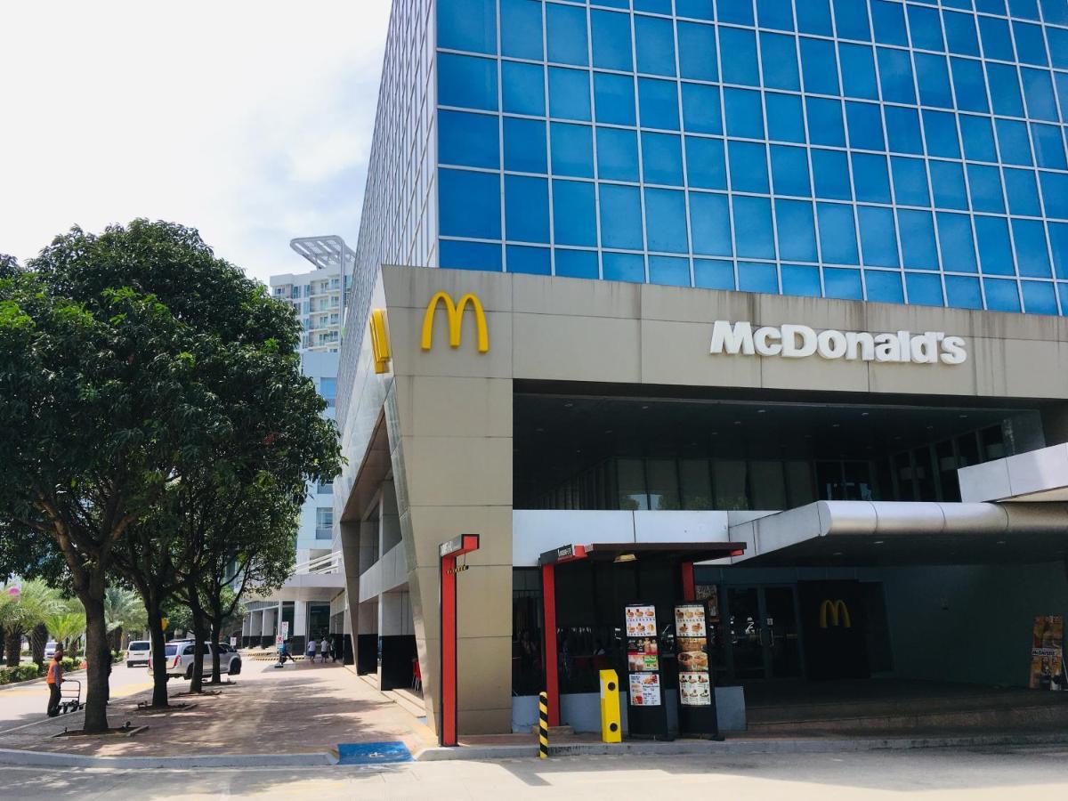 Hometel Barrio House Mactan Lapu-Lapu City Exteriör bild