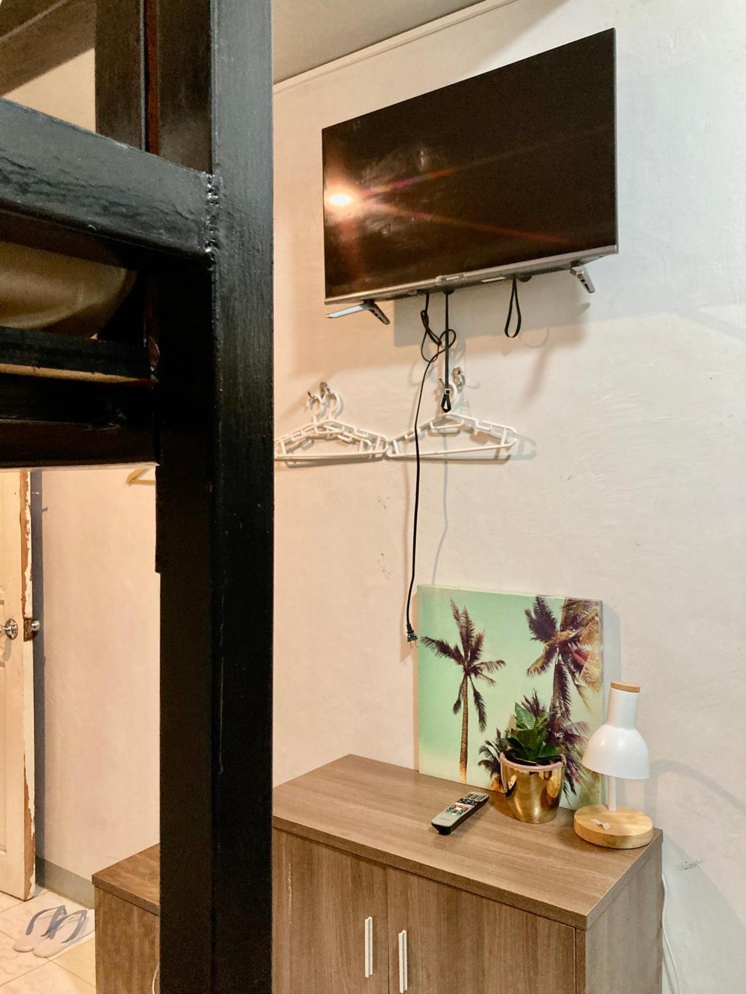 Hometel Barrio House Mactan Lapu-Lapu City Exteriör bild