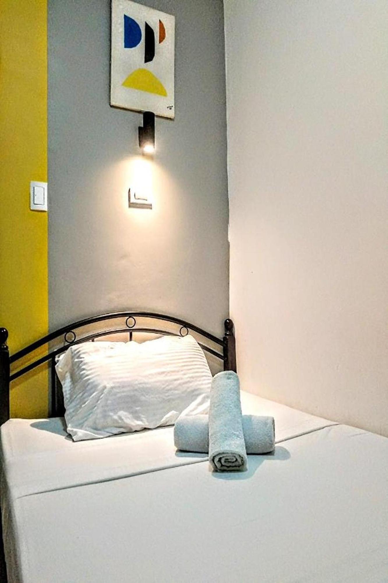 Hometel Barrio House Mactan Lapu-Lapu City Exteriör bild