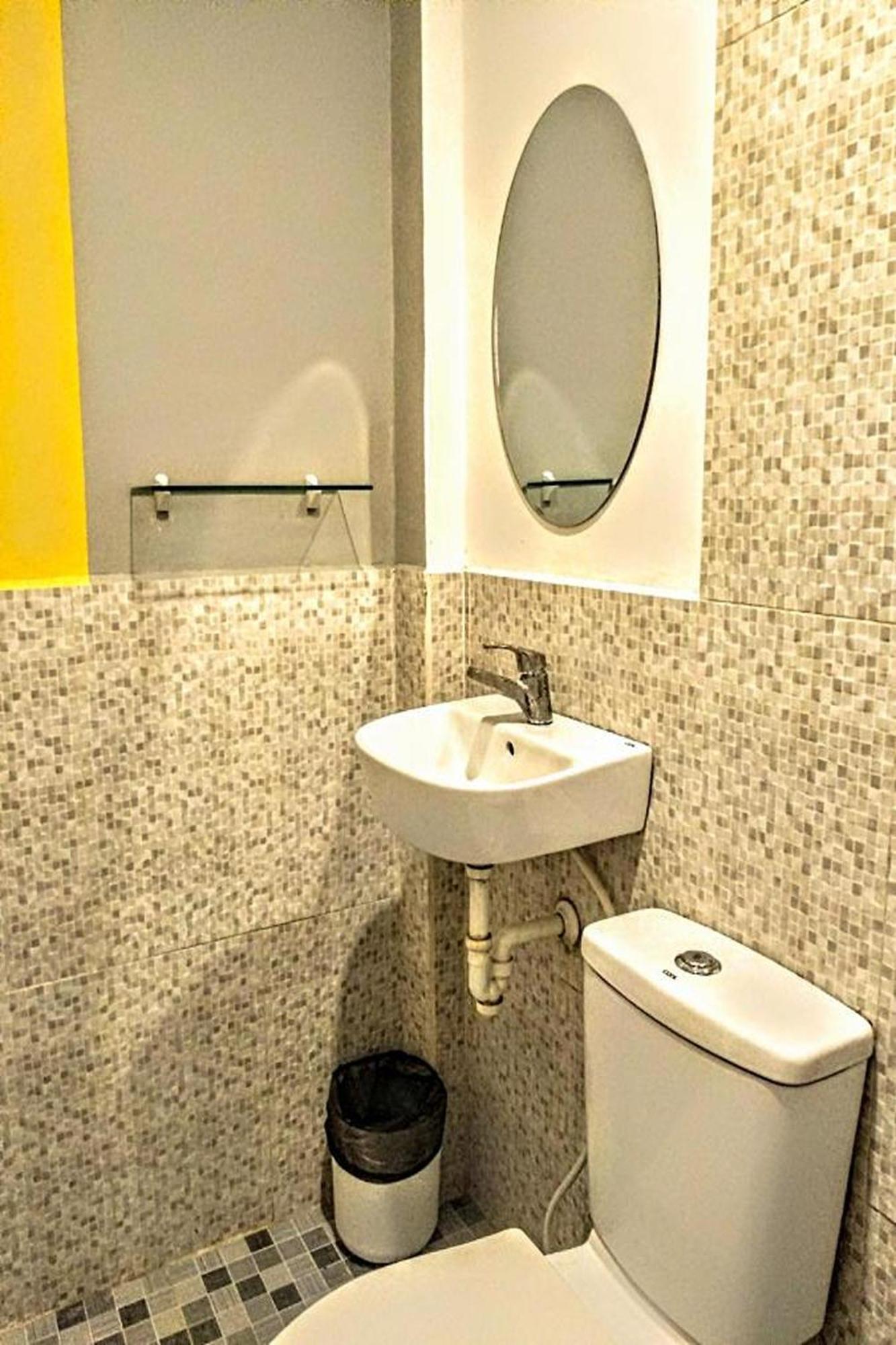 Hometel Barrio House Mactan Lapu-Lapu City Exteriör bild