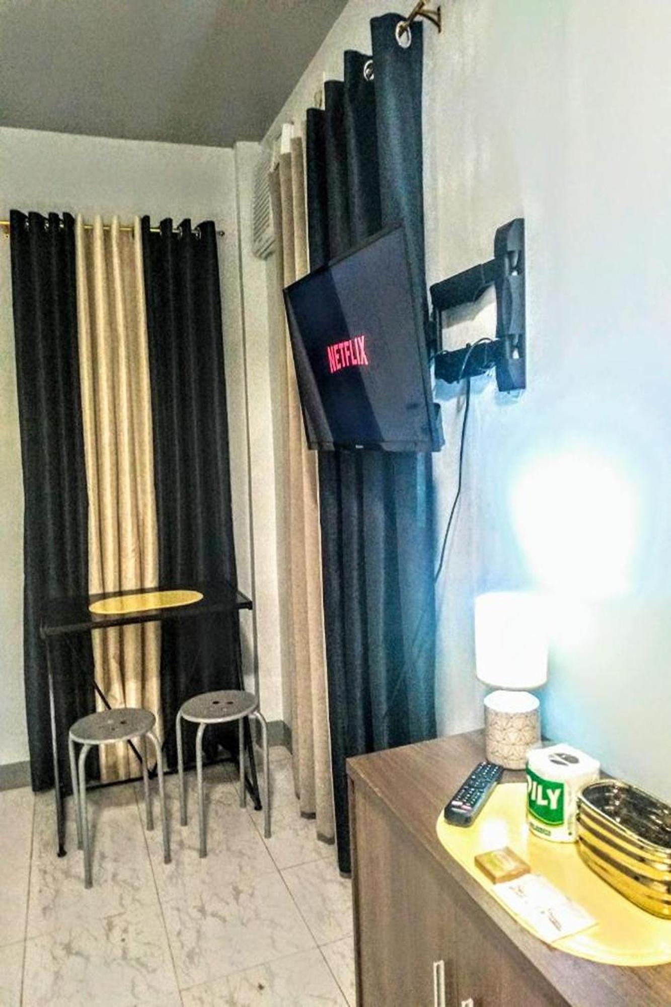 Hometel Barrio House Mactan Lapu-Lapu City Exteriör bild
